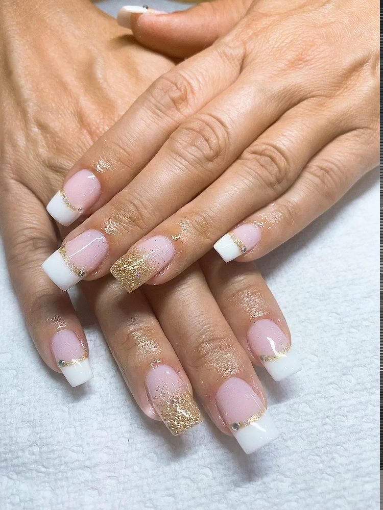 Short French manicure